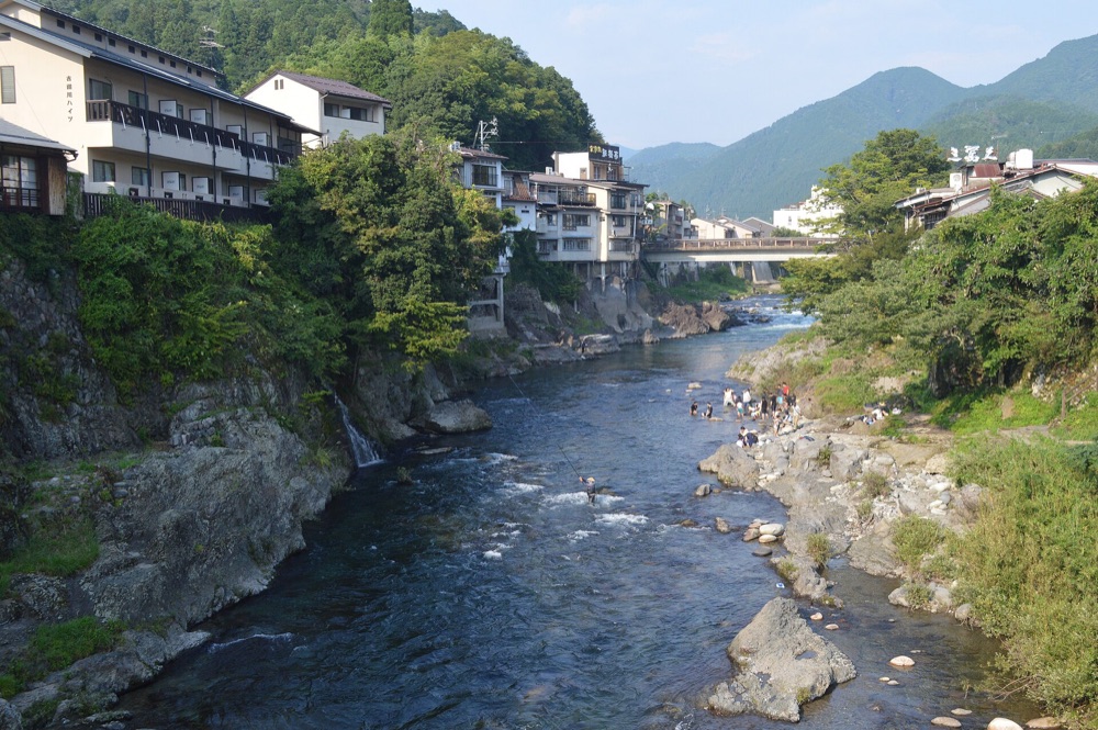Il centro storico di Gujō Hachiman sul fiume Yoshida
