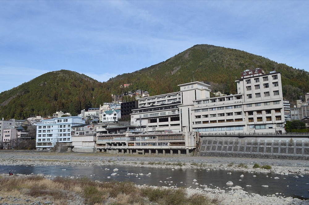 La via delle terme di Gero Onsen lungo il fiume Hida