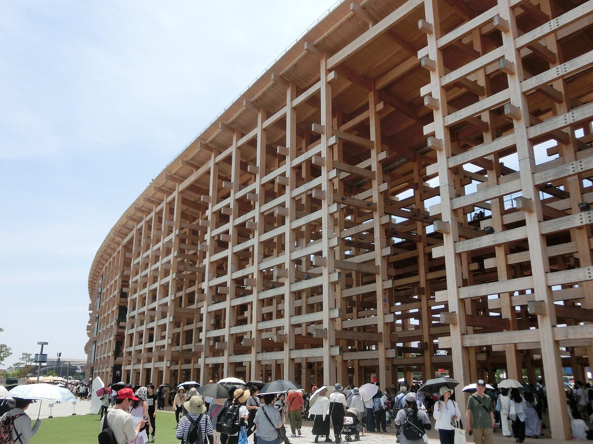 Il Grand Ring in legno circonda il sito di Expo 2025 Osaka Kansai