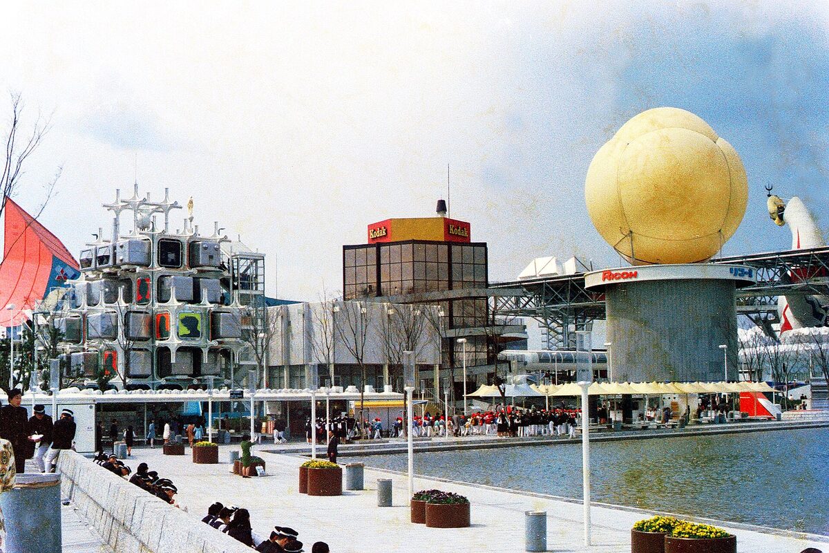 I padiglioni Kodak e Ricoh nel paesaggio architettonico di Expo 1970 a Osaka