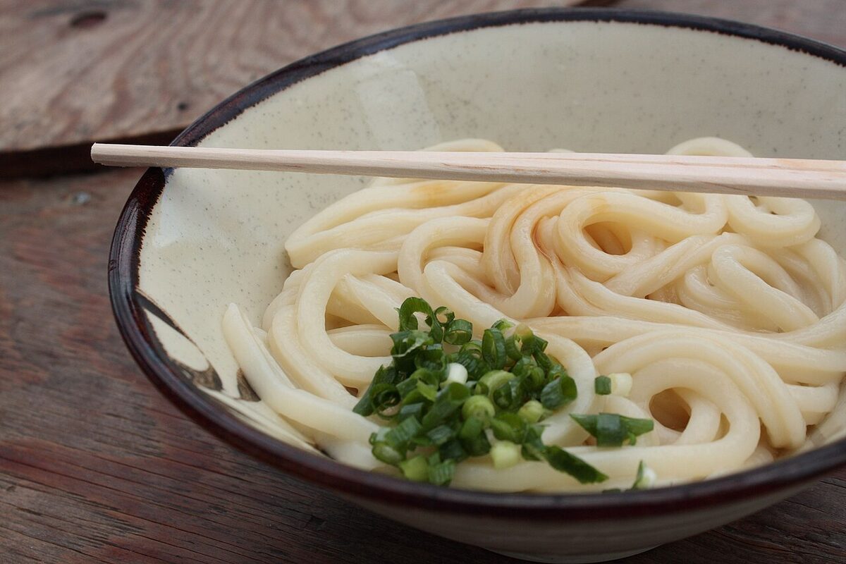 Una ciotola di kama-age Sanuki udon servita a Takamatsu